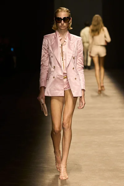 Look 26